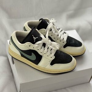 Jordan Air Low in Anthracite and Black